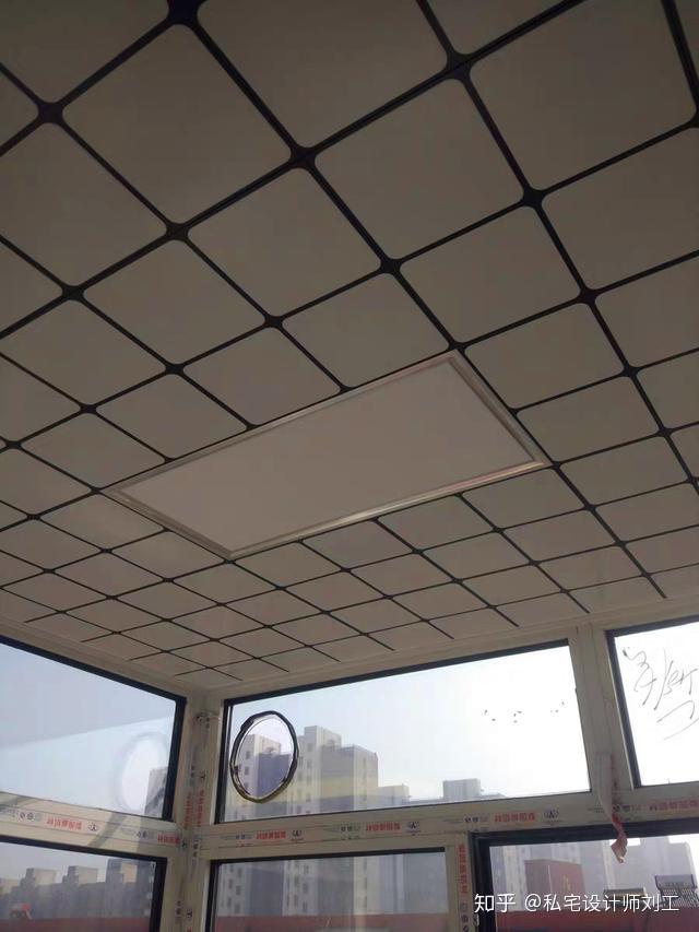 一种弧型铝复合板建筑装饰结构的制作方法(图1)